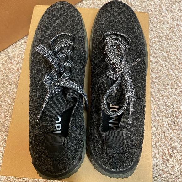 Shoes - Picture 2 of 4